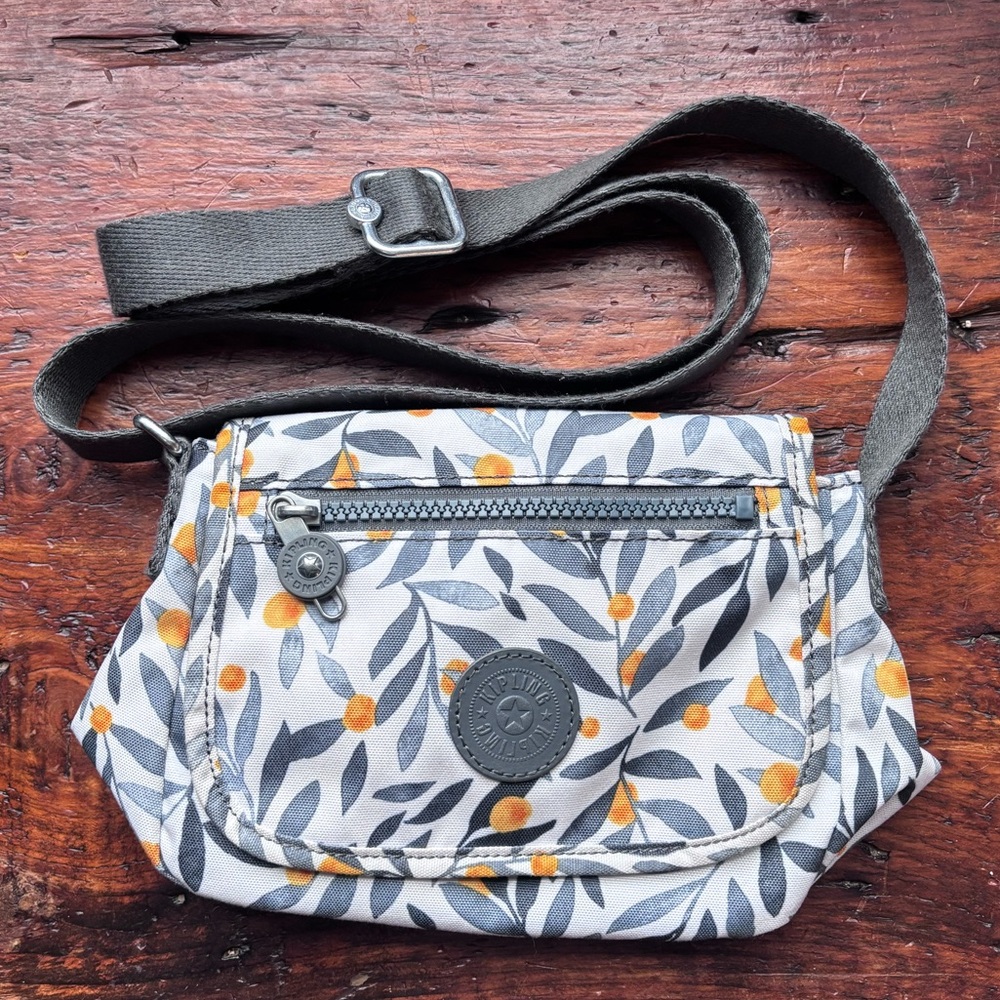 Kipling Erasmo Crossbody Olive Tree Print Purse Bag